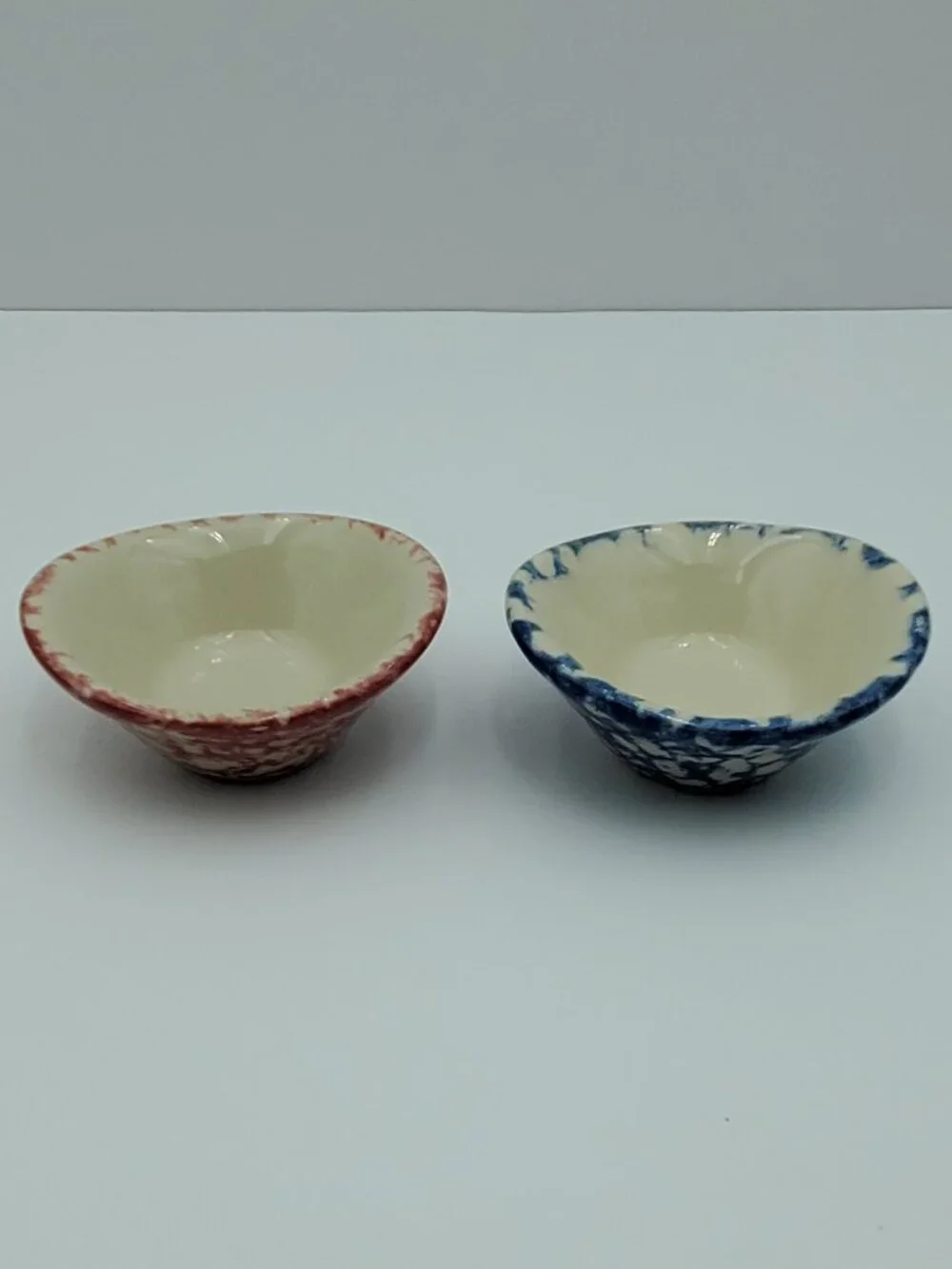 Workshops of Gerald E. Henn Blue Spongeware Rose Spongeware Oval Top Pinch Bowls